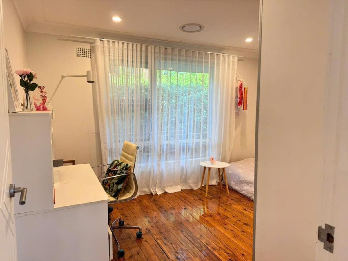 Apartment Spacious 4-bedrooms In West Ryde With Wifi, Ac Sydney