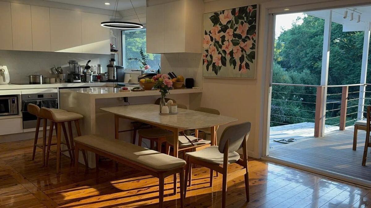 Spacious 4-bedrooms In West Ryde With Wifi, Ac