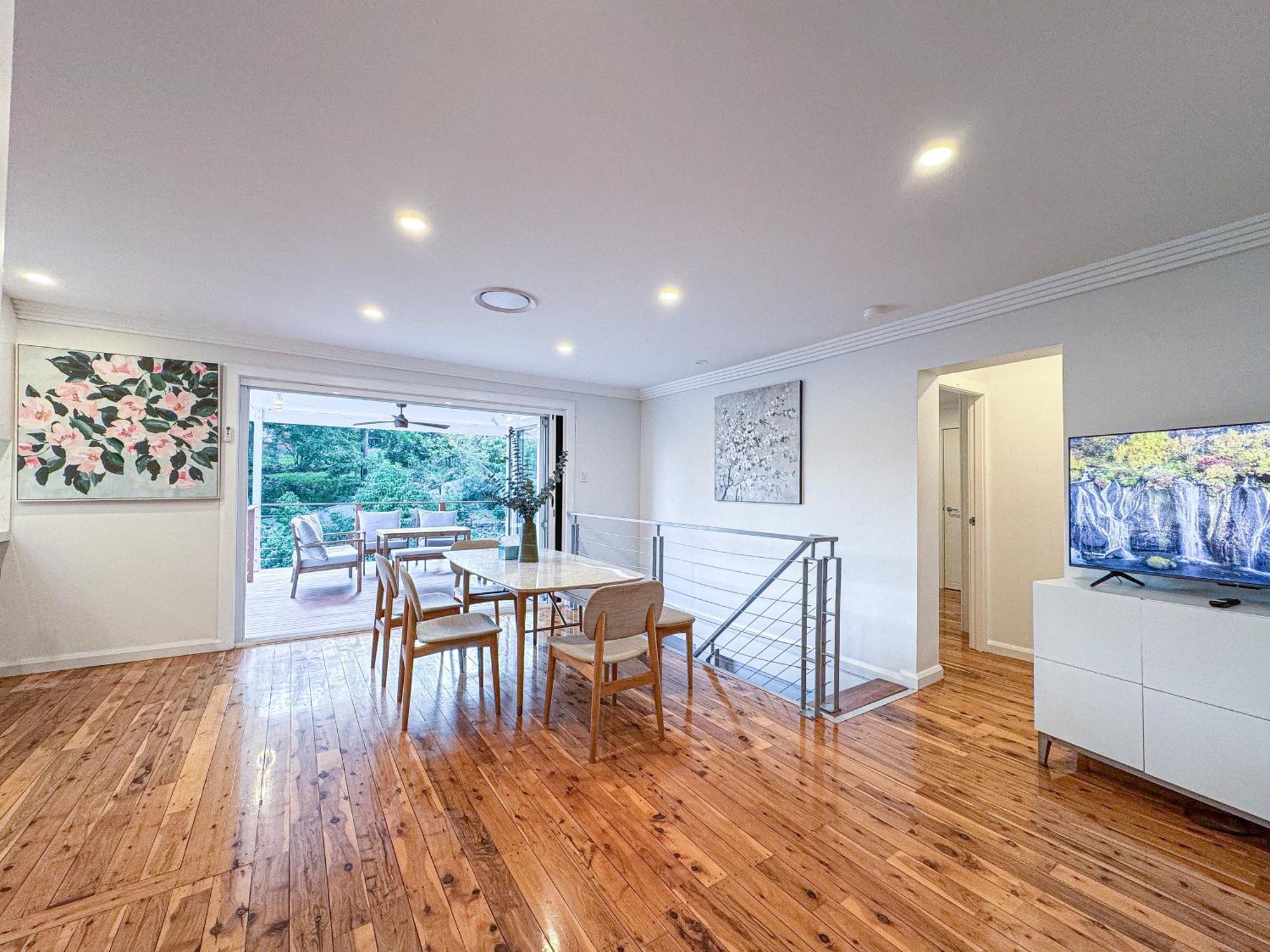 Spacious 4-bedrooms In West Ryde With Wifi, Ac Apartment